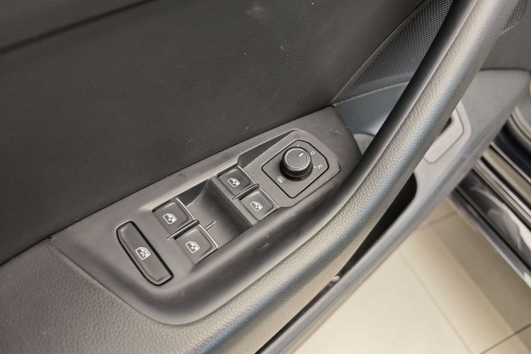 大众 迈腾 2019款 280TSI DSG 舒适型 国VI中控内饰7014