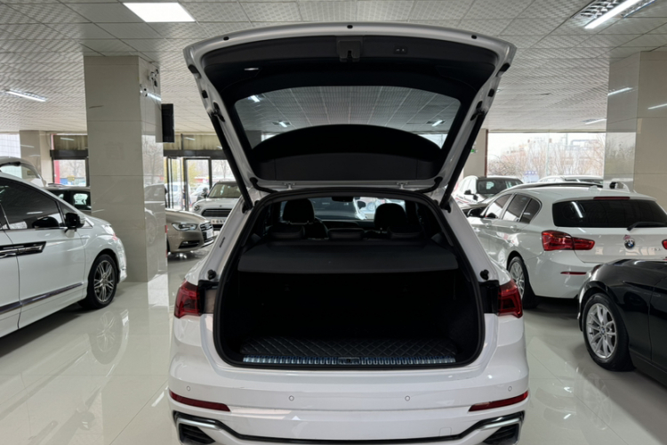 奥迪Q3 2024款 35 TFSI 时尚动感型车身外观6015