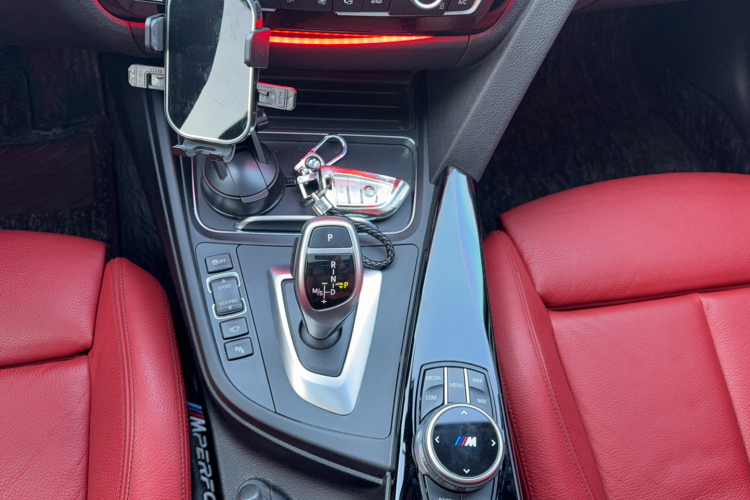 宝马3系GT 2020款 320i M运动曜夜版局部细节18