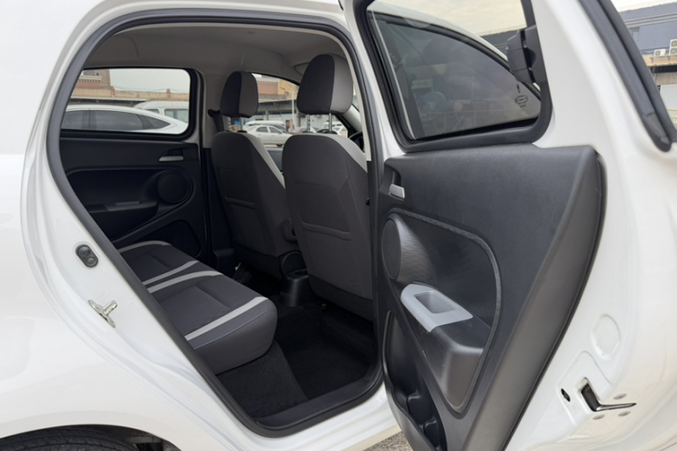 欧拉黑猫 2021款 301km 萌宠版中控内饰7014