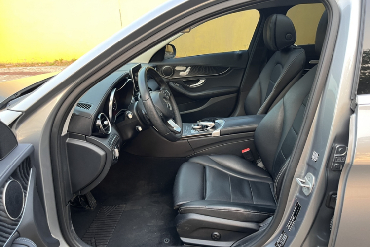 奔驰C级 2016款 C 200 L 运动型局部细节19