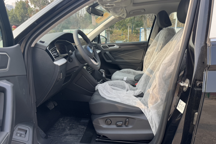 大众 途观L新能源 2023款 430PHEV 插电混动尊贵版中控内饰7002