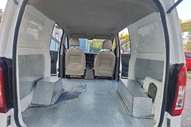 五菱汽车 五菱荣光V 2019款 1.5L封窗车实用型国VI LAR局部细节22