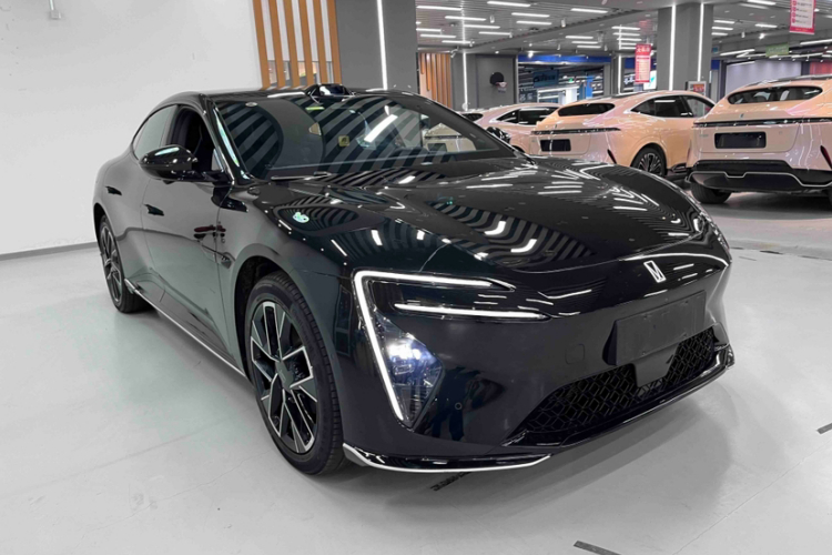 阿维塔06 2025款 Max增程版车身外观6003