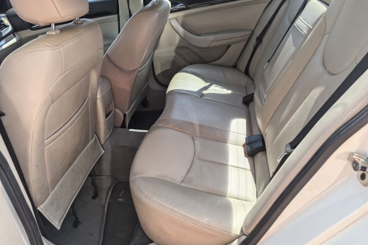 荣威360 2015款 1.5L 自动豪华版中控内饰7006