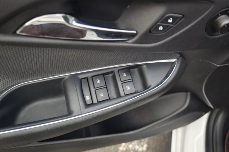 雪佛兰 科鲁兹 2017款 1.5L 自动先锋天窗版中控内饰7002