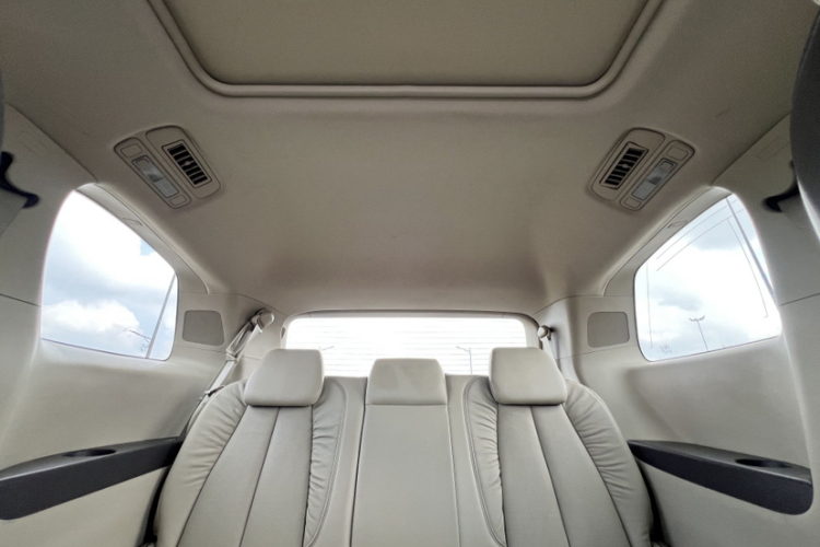 别克GL8 2013款 3.0L XT豪华商务旗舰版中控内饰7010