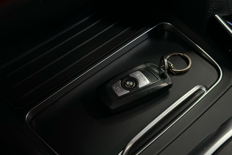 宝马3系 2019款 320Li 时尚型中控内饰7001