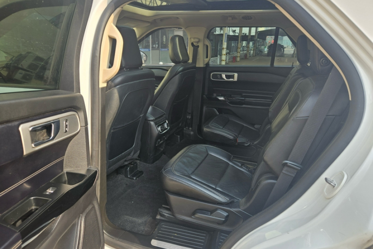 福特 探险者 2020款 EcoBoost 285 后驱风尚版 6座中控内饰7004