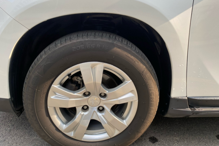 标致2008 2014款 1.6L 自动潮流版车身外观6007