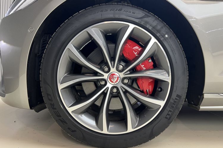 捷豹XFL 2021款 XFL 2.0T P250 两驱精英运动版车身外观6002