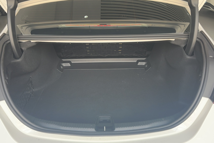 奔驰C级 2024款 C 200 L 运动版局部细节23