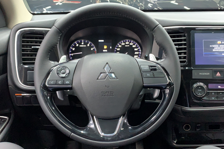 三菱 欧蓝德 2019款 2.4L 四驱致享版 5座 国V局部细节13