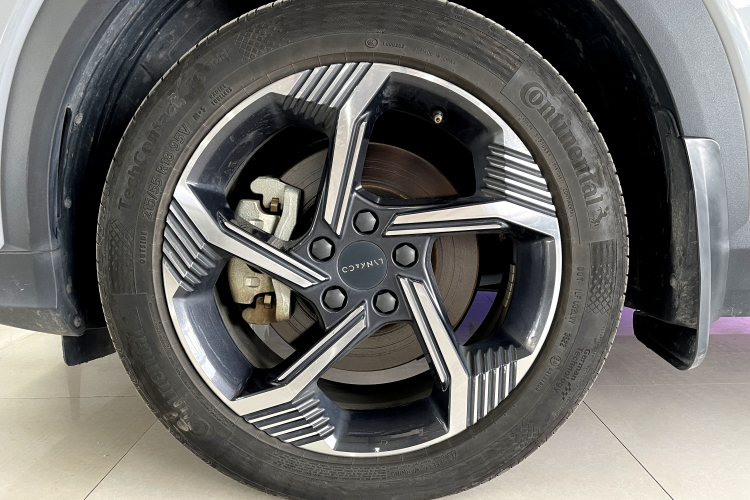 领克06 EM-P 2022款 PHEV 84KM续航版 Pro车身外观6008