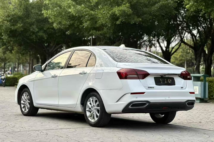 吉利汽车 帝豪 2021款 UP 1.5L CVT向上版车身外观6008