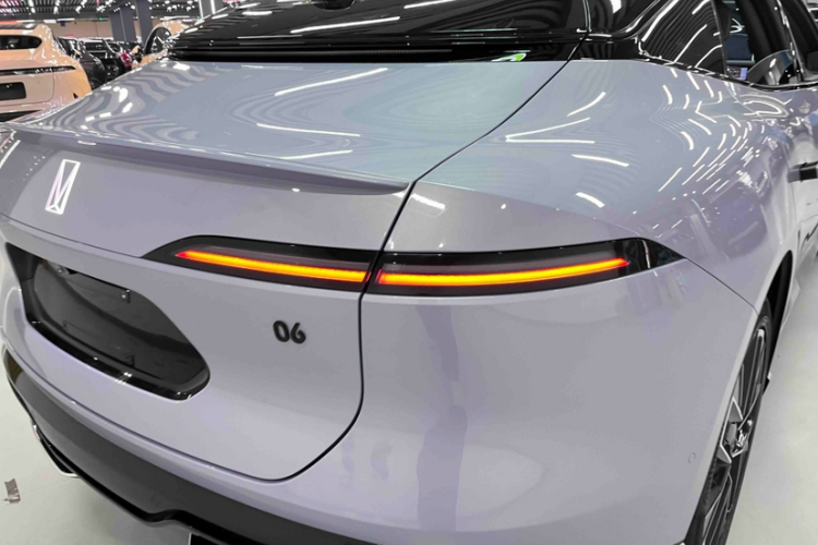 阿维塔06 2025款 Max纯电版车身外观6008