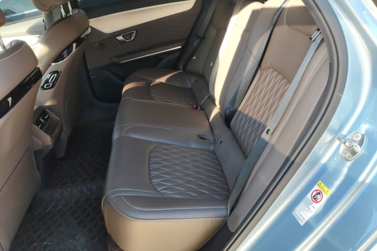 比亚迪 汉 2023款 EV 冠军版 605KM前驱尊贵型中控内饰7003