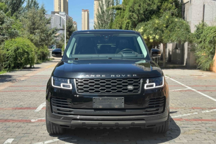 路虎 揽胜 2021款 3.0 L6 传世加长经典版车身外观6001