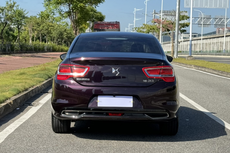 DS 5LS 2015款 1.6T 舒适版THP160车身外观6001