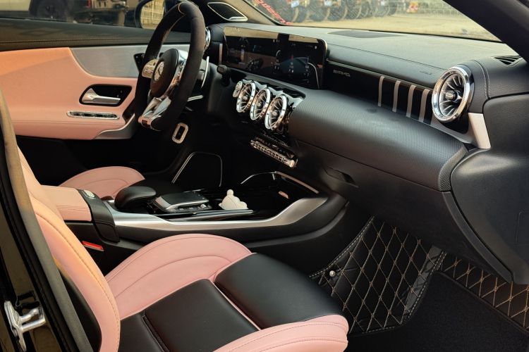 奔驰CLA AMG 2022款 AMG CLA 45 4MATIC+中控内饰7004