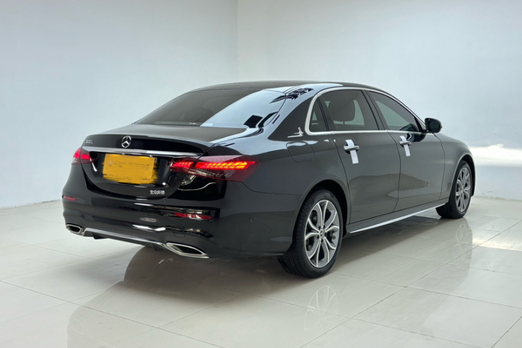 奔驰E级 2022款 改款三 E 300 L 运动时尚型车身外观6007