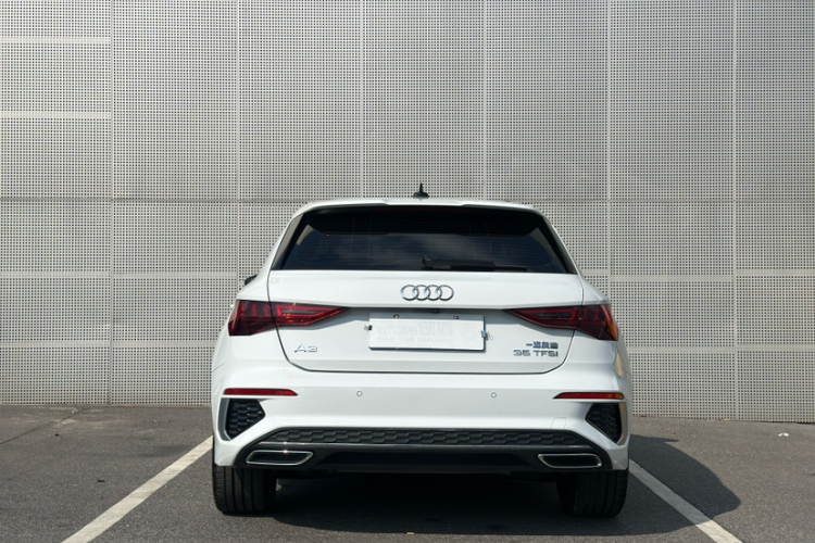 奥迪A3 2024款 Sportback 35 TFSI 豪华运动型车身外观6001