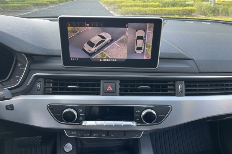 奥迪A4L 2019款 40 TFSI 时尚型 国VI中控内饰7004