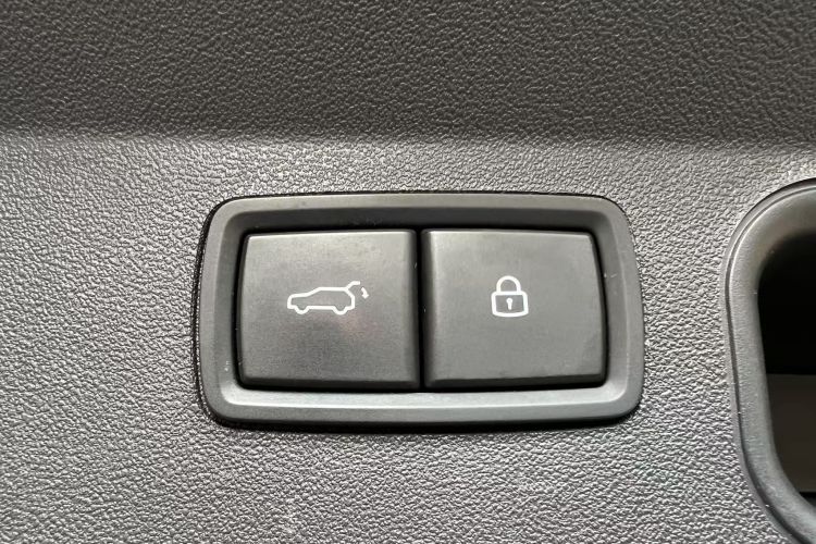 理想汽车 理想ONE 2021款 增程6座版中控内饰7011