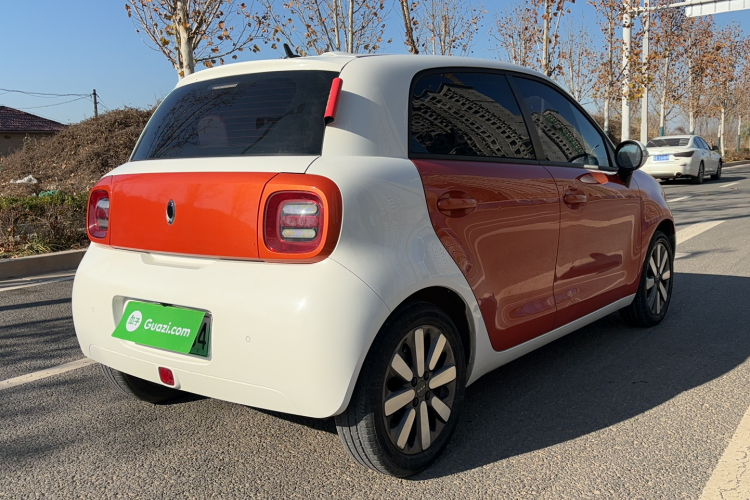 欧拉黑猫 2019款 351km 女神版车身外观6005