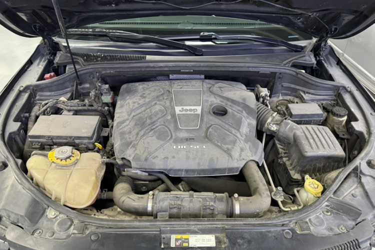 Jeep 大切诺基(进口) 2014款 3.0TD 柴油 舒享导航版局部细节24