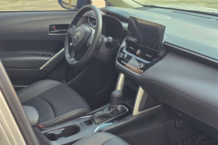 丰田 卡罗拉锐放 2023款 2.0L 精英版车身外观6011