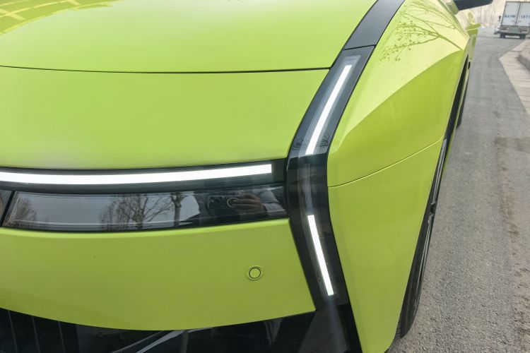 小鹏P7 2025款 750 四驱高性能 Ultra局部细节36