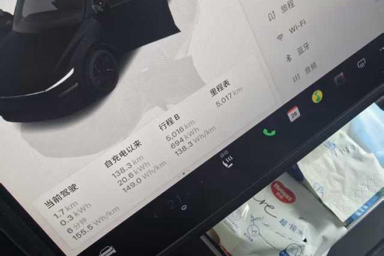 特斯拉 Model Y 2025款 后轮驱动版中控内饰15