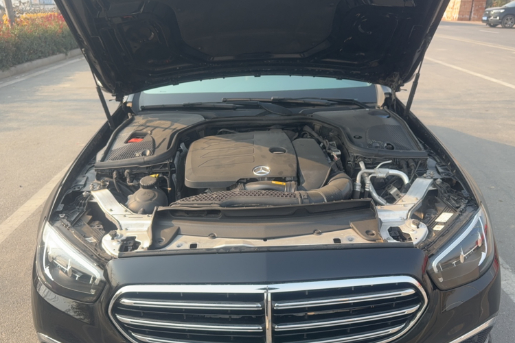 奔驰E级 2022款 E 260 L局部细节24