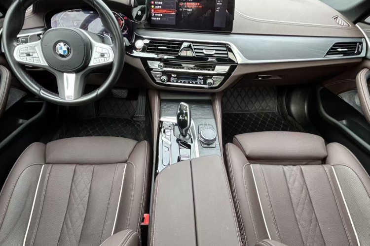 宝马5系 2023款 530Li 尊享型 M运动套装中控内饰7001