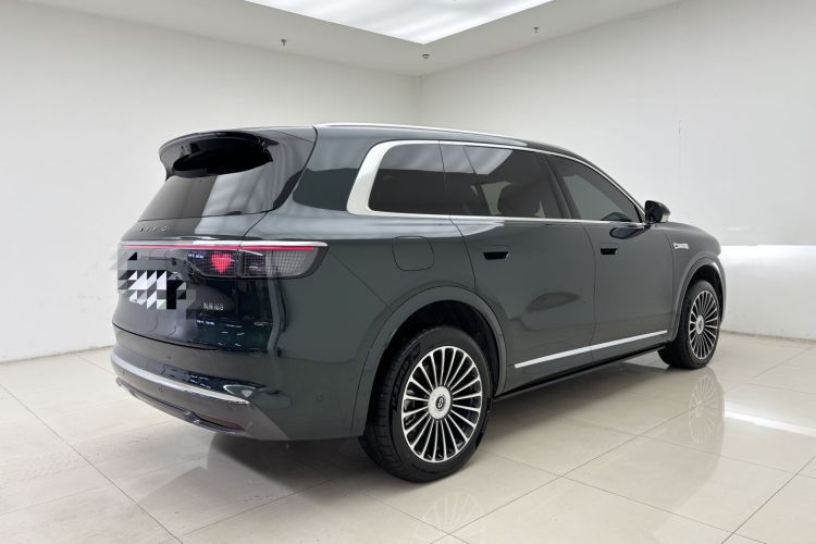 鸿蒙智行 问界M8 2025款 增程 Ultra版 53.4kWh 6座版车身外观6005