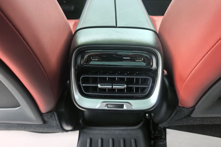 小鹏P7 2022款 480N+中控内饰7010