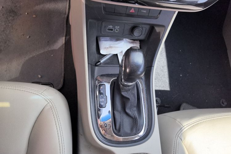 荣威360 2015款 1.5L 自动豪华版中控内饰7004