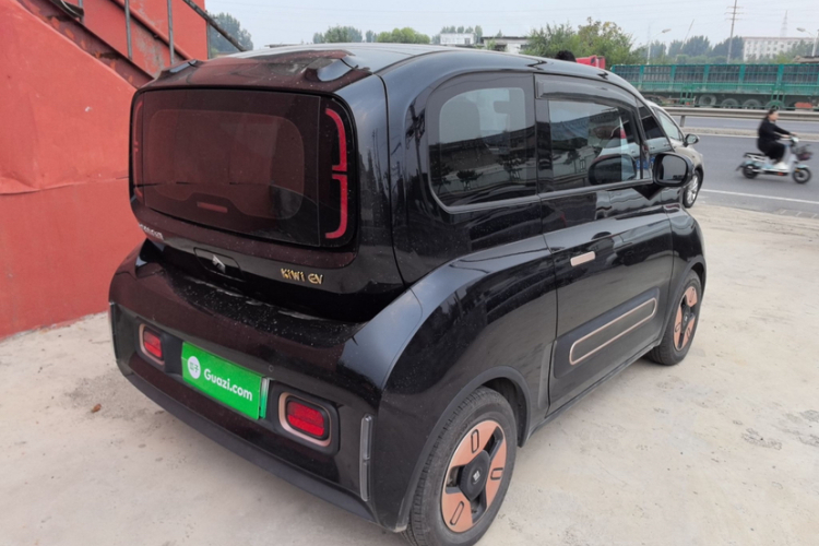 宝骏KiWi EV 2022款 设计师轻享版 三元锂车身外观6005