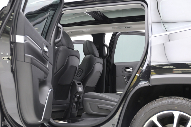 Jeep 大指挥官 2018款 2.0T 四驱悦享版 国VI中控内饰7001