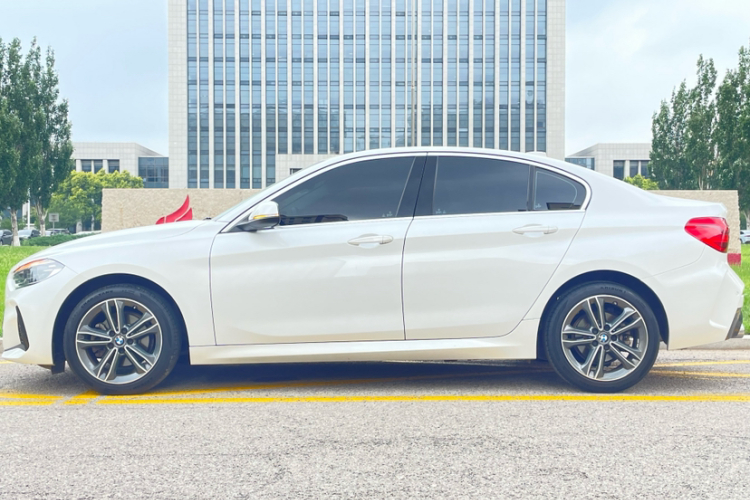 宝马1系 2021款 改款 120i M运动版车身外观6003