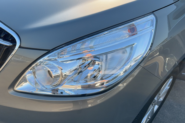 别克GL8 2018款 28T 尊贵型 国VI局部细节36