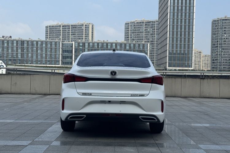 长安 逸动 2020款 PLUS 百万版 1.6L GDI CVT豪华型车身外观6007