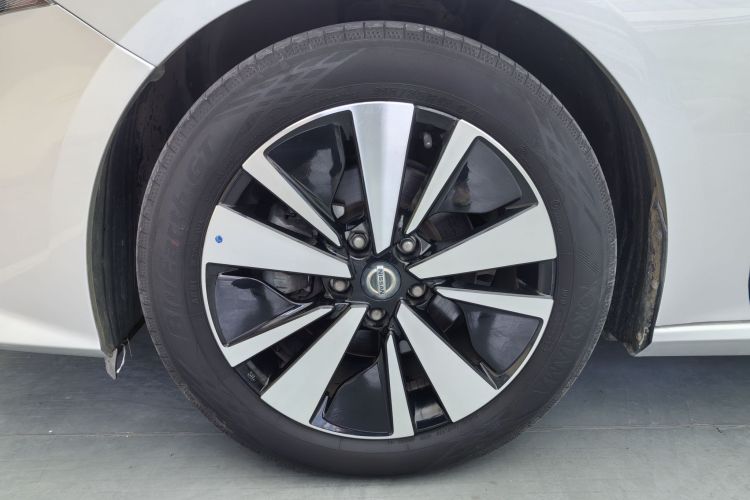 日产 天籁 2021款 2.0L XL 舒适版车身外观6004