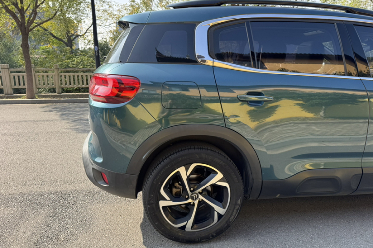 雪铁龙 天逸 C5 AIRCROSS 2019款 350THP 乐享型 国V车身外观6011