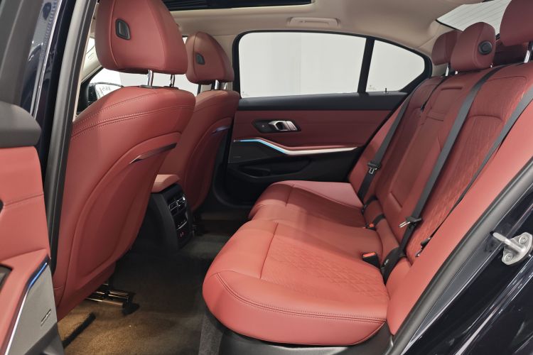 宝马3系 2024款 325Li M运动曜夜套装中控内饰7004