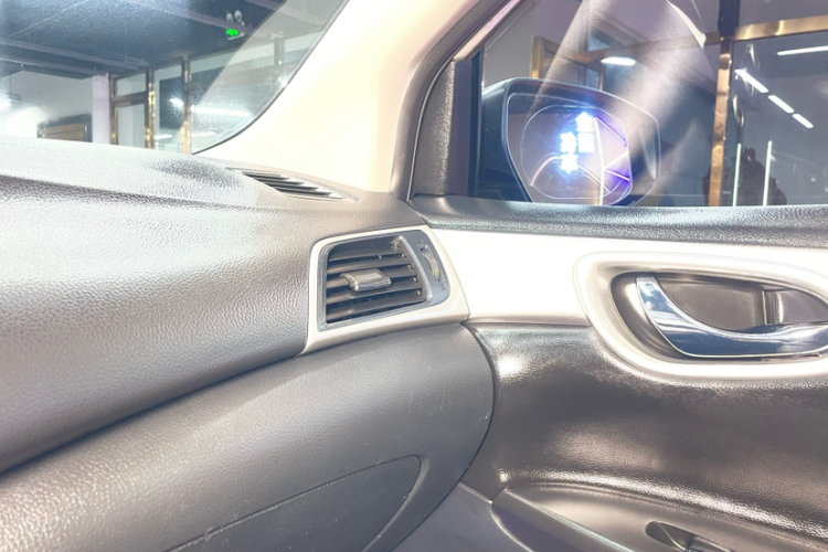 日产 轩逸 2022款 经典 1.6XE CVT舒适版中控内饰7010