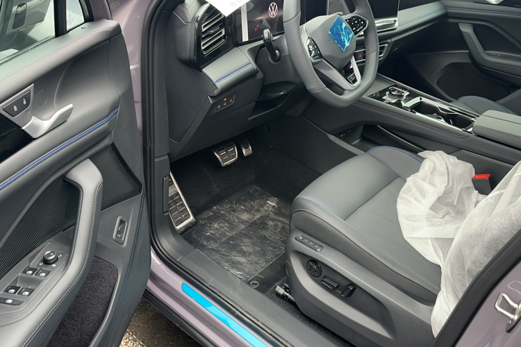 大众 途观L 2024款 PRO 330TSI 两驱R-Line智领版中控内饰7002