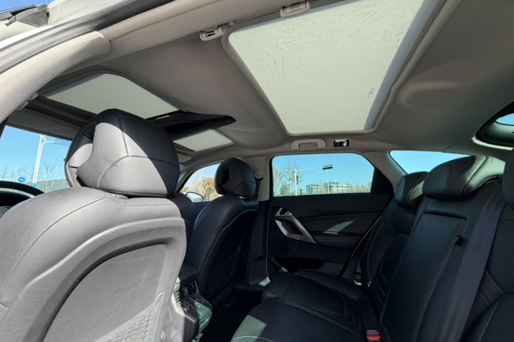 DS 5 2013款 1.6T 雅致版THP200局部细节22