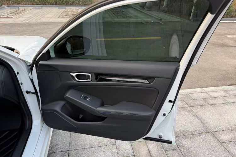 本田 思域 2022款 240TURBO CVT燃动版中控内饰7010